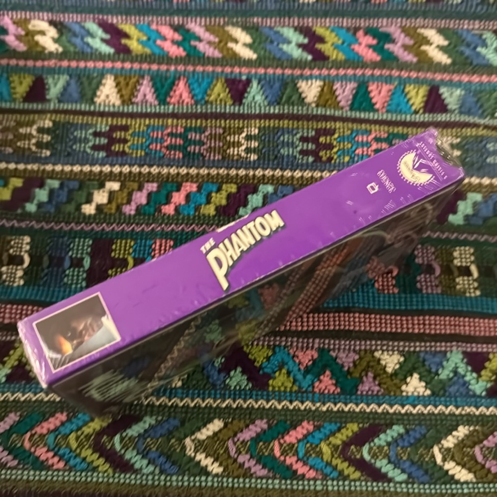 📼 The PHANTOM on VHS unopened in original factory seal. Hologram slip sleeve.👀 - Picture 5 of 8